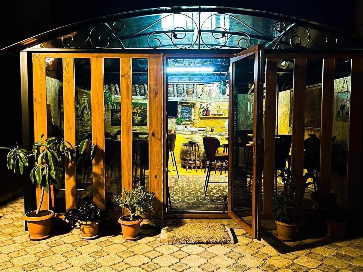 Hotel Guglux &Wine Cellar Telavi Exterior photo