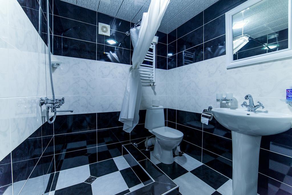Hotel Guglux &Wine Cellar Telavi Exterior photo