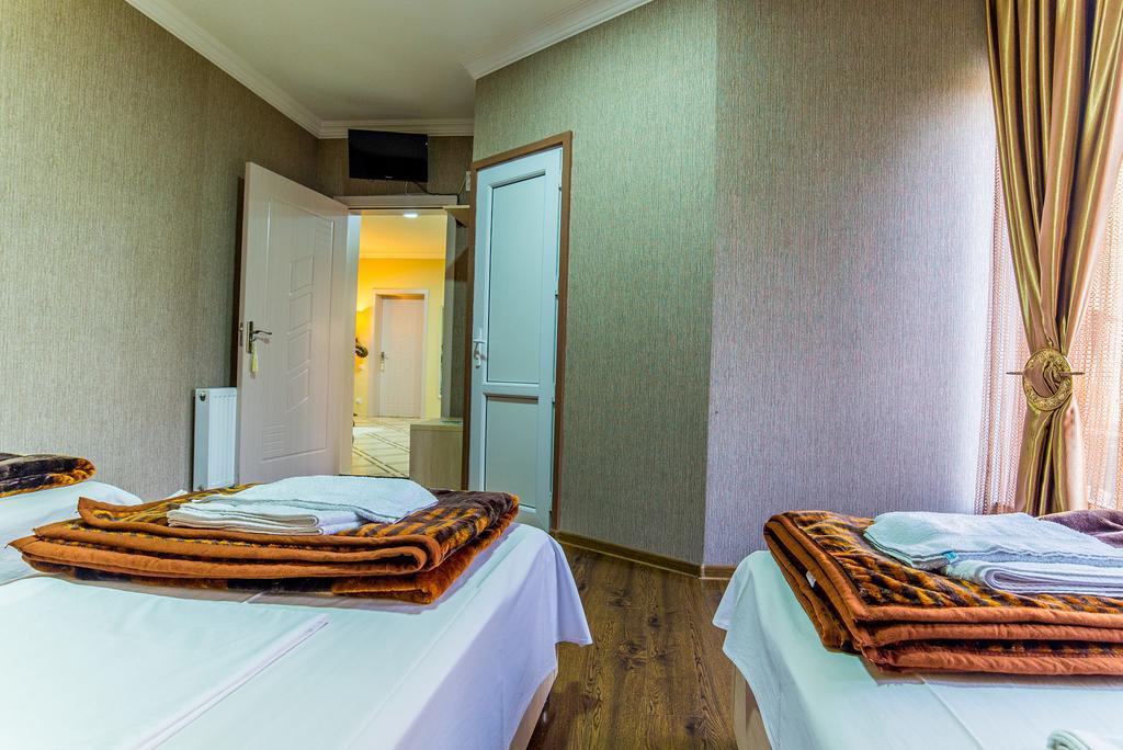 Hotel Guglux &Wine Cellar Telavi Exterior photo