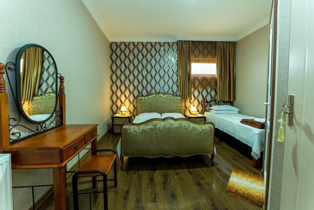 Hotel Guglux &Wine Cellar Telavi Exterior photo
