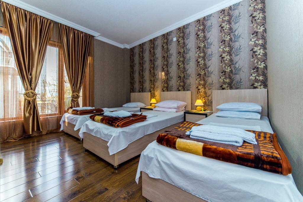 Hotel Guglux &Wine Cellar Telavi Exterior photo